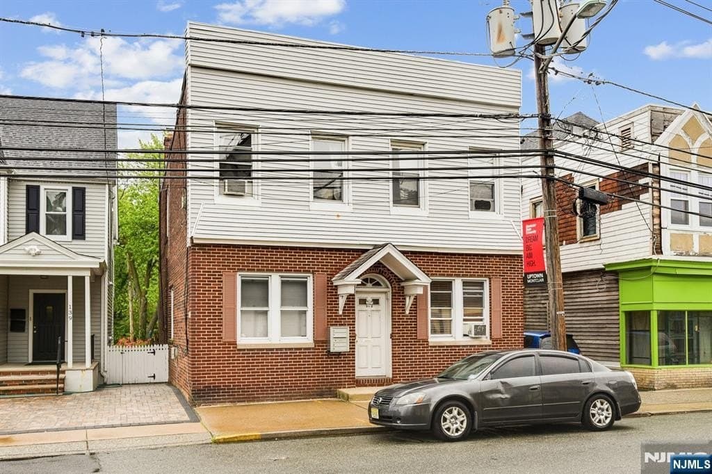 137 Valley Rd, Montclair