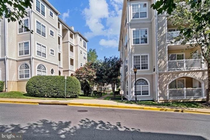 4551 Strutfield Ln Apt 4122, Alexandria