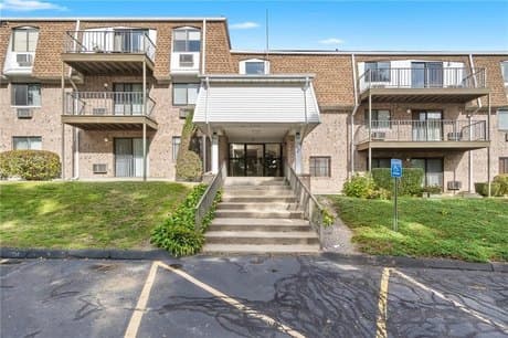 752 Quaker Ln Unit A210