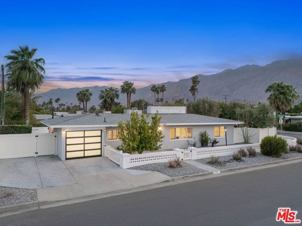 1399 Tamarisk Rd, Palm Springs