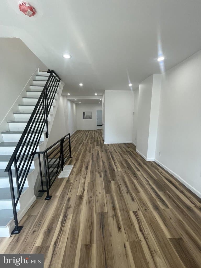 1813 E Airdrie St, Philadelphia