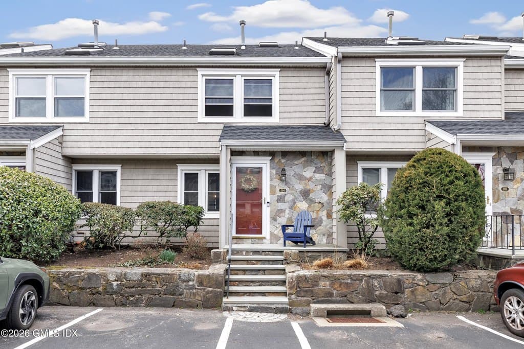 5 Glen St Apt 204, Greenwich