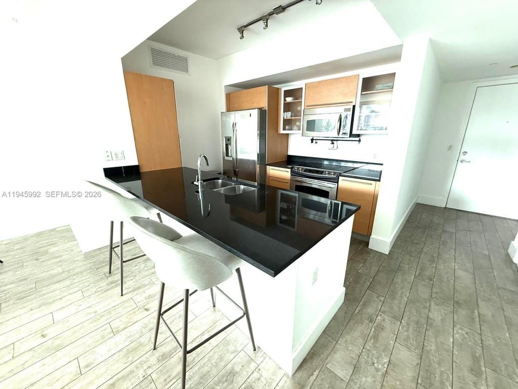 951 Brickell Ave Apt 1511