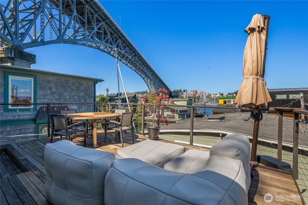 2766 Westlake Ave N Apt A