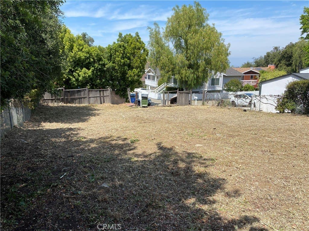 Elm, Calabasas