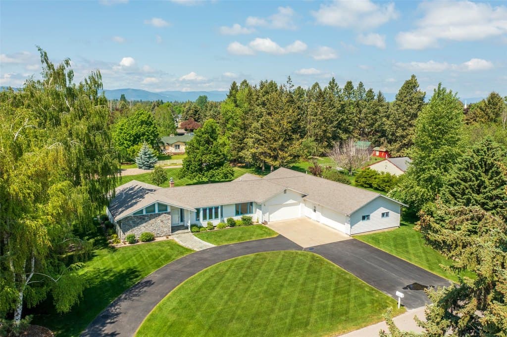 158 Somerset Dr, Kalispell
