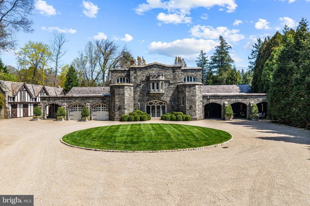 56 Crosby Brown Rd, Gladwyne