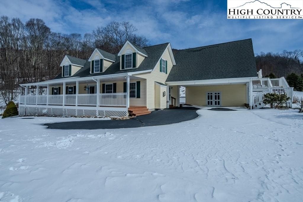 118 Paupers Ridge Ln, Banner Elk