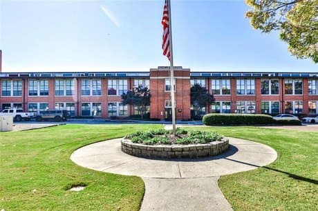 1261 Caroline St NE Apt 211