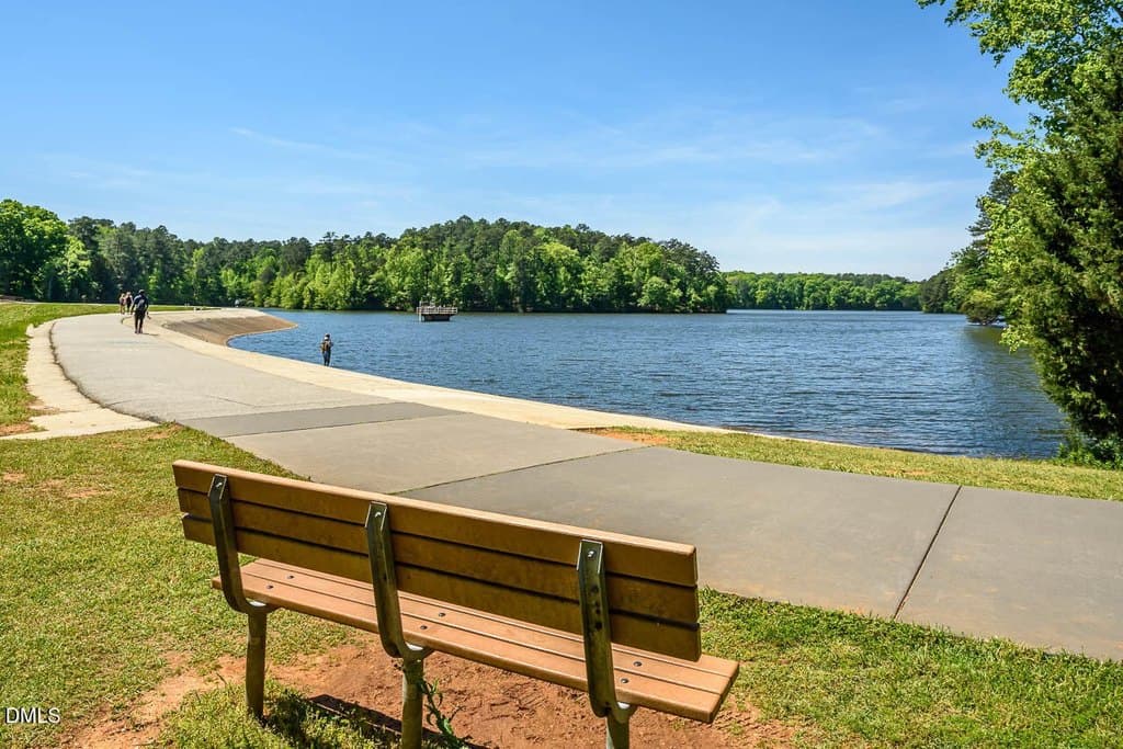 1220 University Ct Apt 203, Raleigh