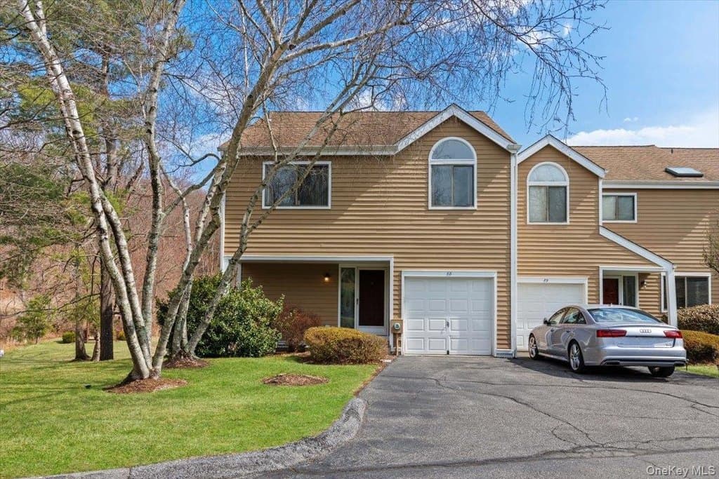 88 Farm Lake Crescent Rd, Chappaqua