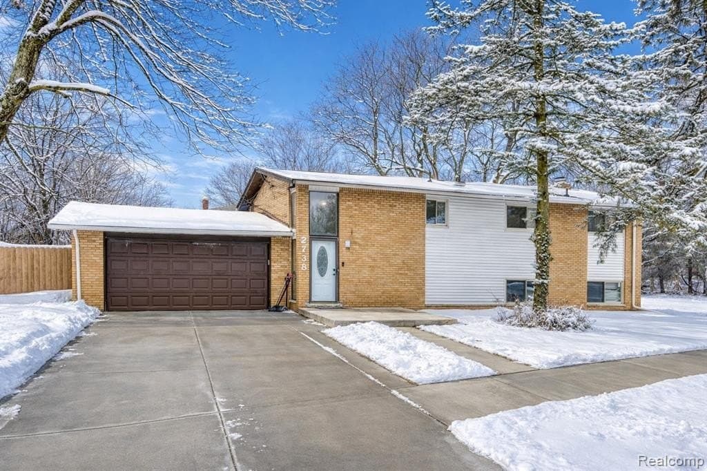 2738 Berry Dr, Bloomfield Hills