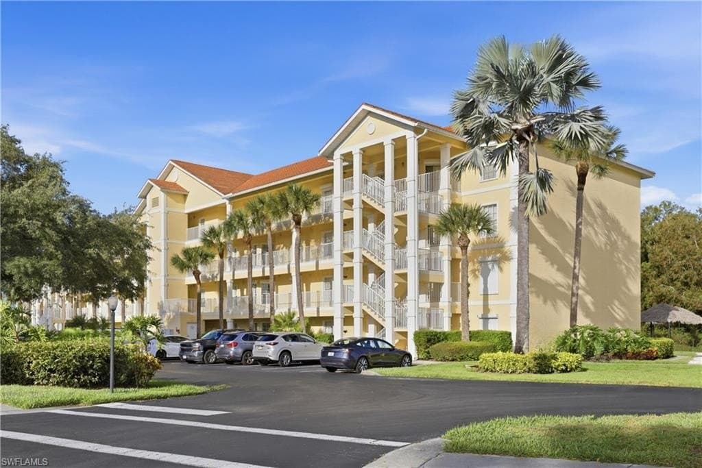 9175 Celeste Dr Unit 204, Naples