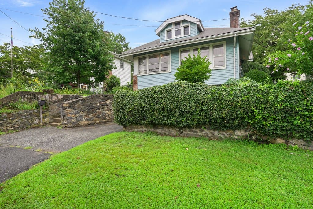 107 Pemberwick Rd, Greenwich