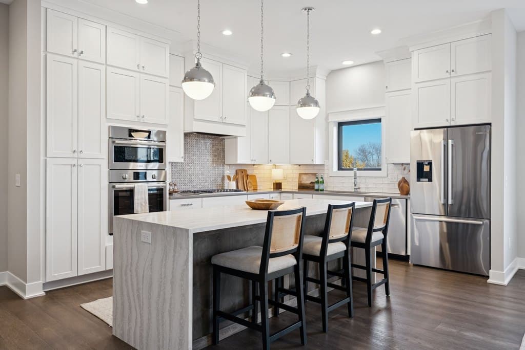 5754 Shady Oak Rd S Unit 1, Minnetonka