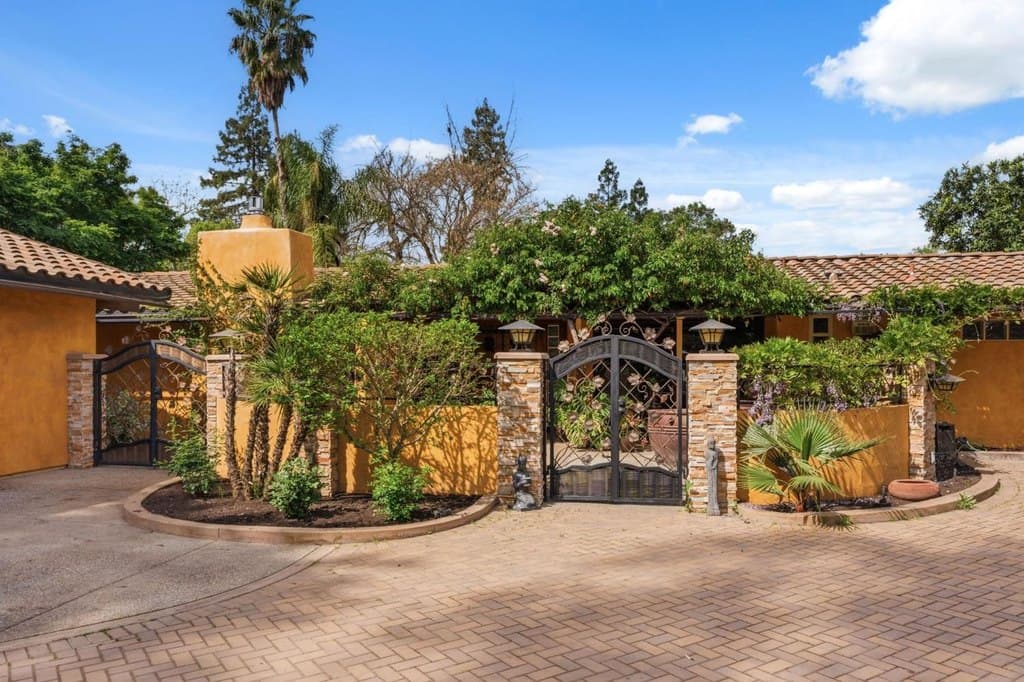 5151 N Van Ness Blvd, Fresno