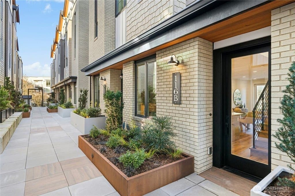 116 B 2nd St S Unit B, Kirkland