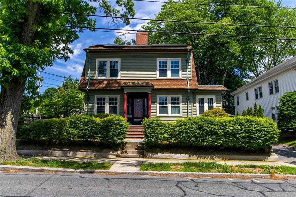 451 River Ave, Providence