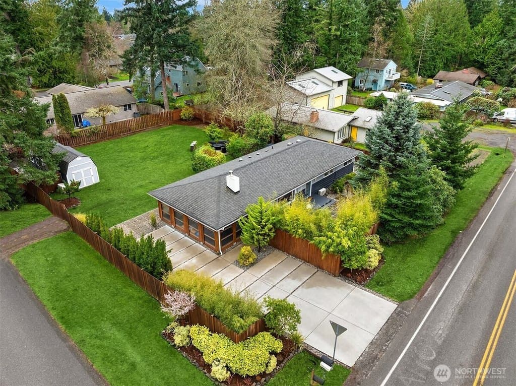 1090 Grow Ave NW, Bainbridge Island