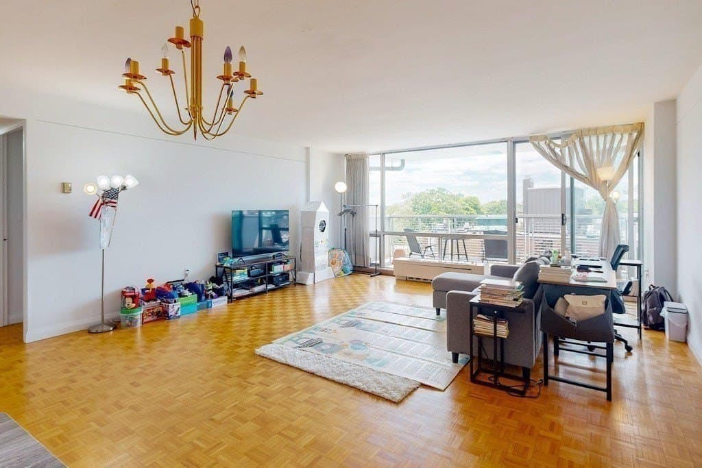 45 Longwood Ave Apt 812, Brookline