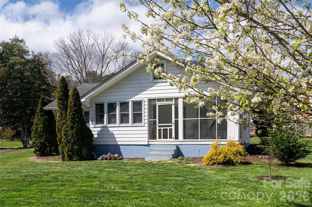 994 Riceville Rd, Asheville