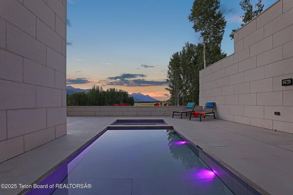 200 N West Ridge Rd, Jackson