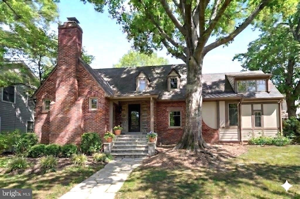 7605 Maple Ave