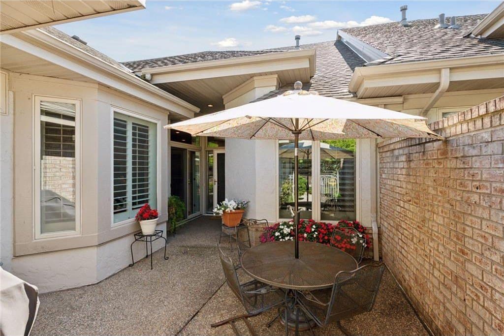 7238 Lewis Ridge Pkwy, Edina