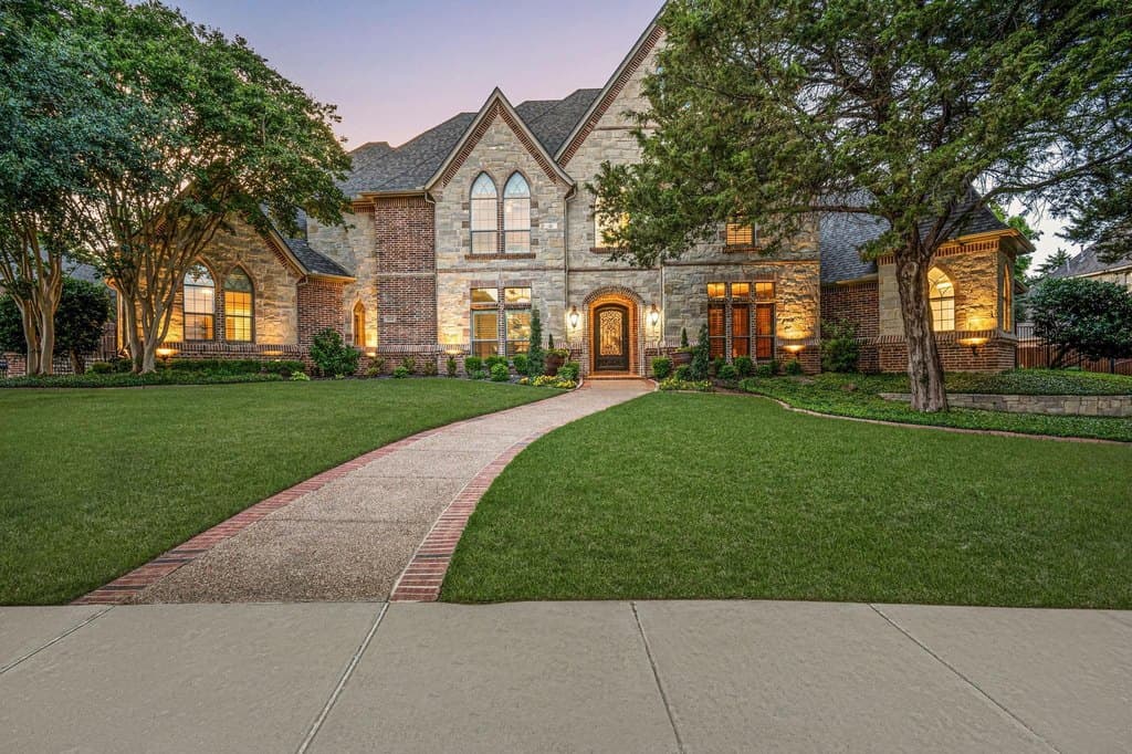 324 Oak Pointe Ln, Southlake