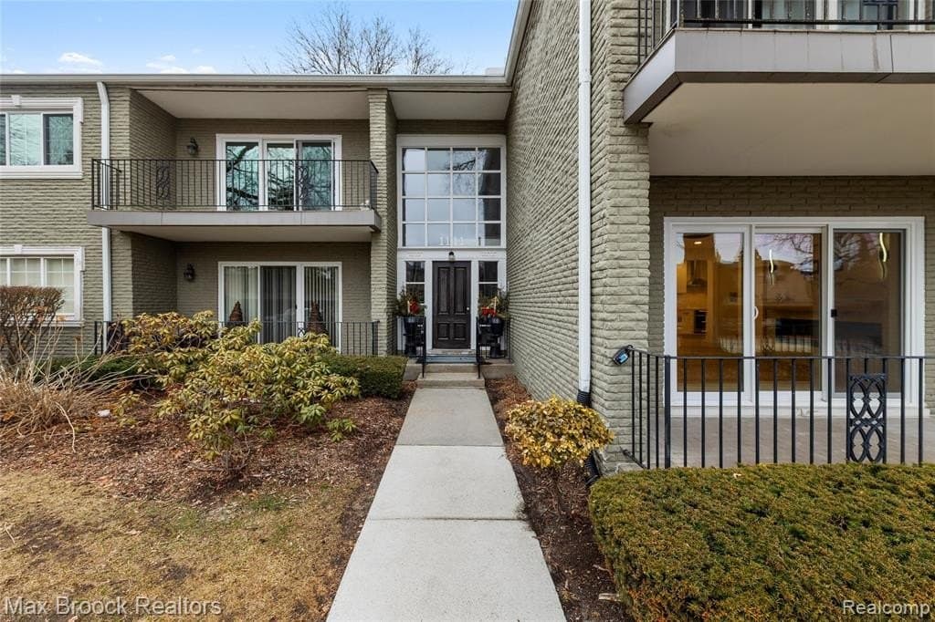 1111 N Old Woodward Ave Unit 23, Birmingham