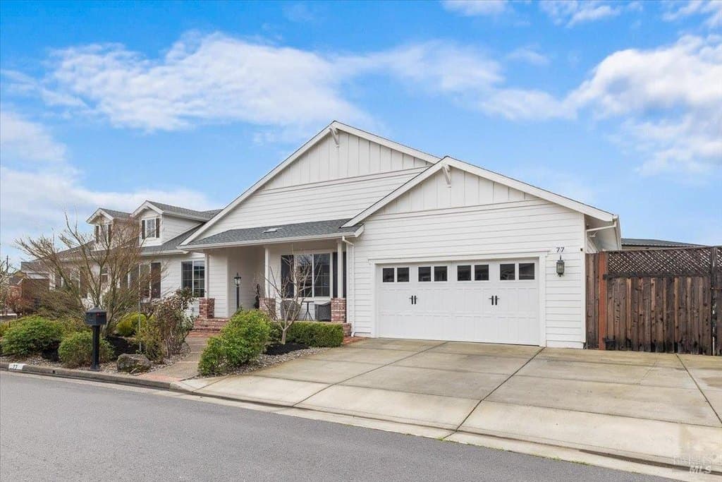 77 Chelsea Dr, Santa Rosa