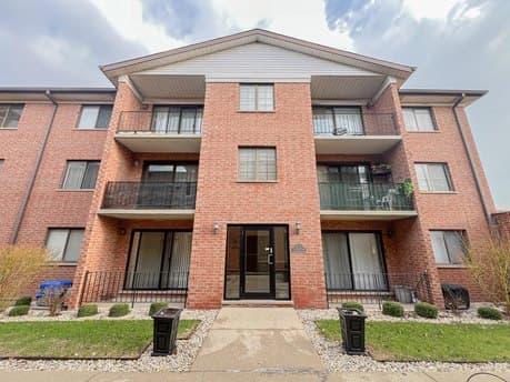 8422 W Catalpa Ave Unit 202