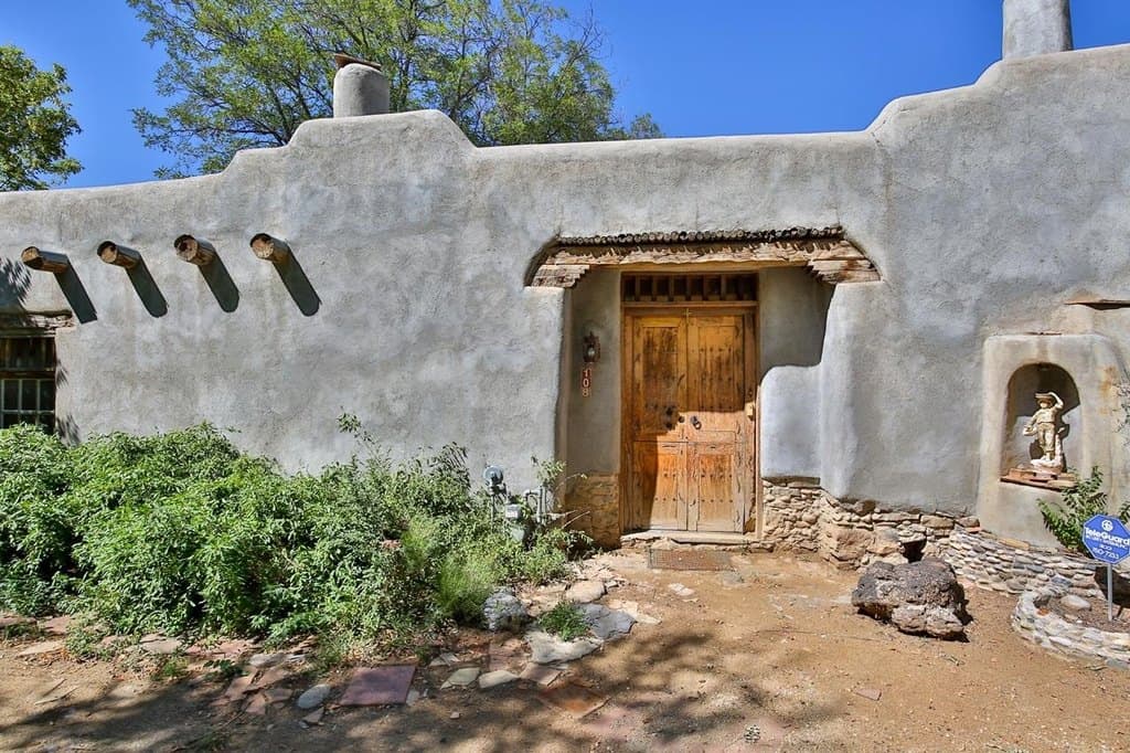 108 Dimas Ln, Taos