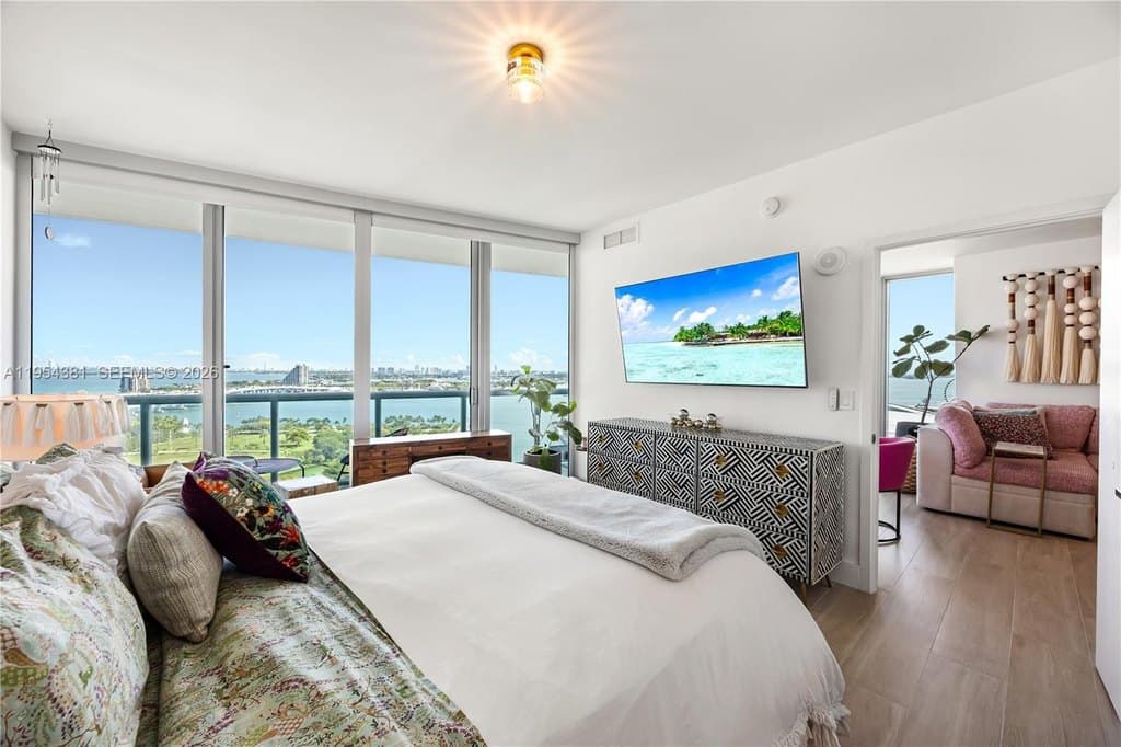 888 Biscayne Blvd Apt 2009