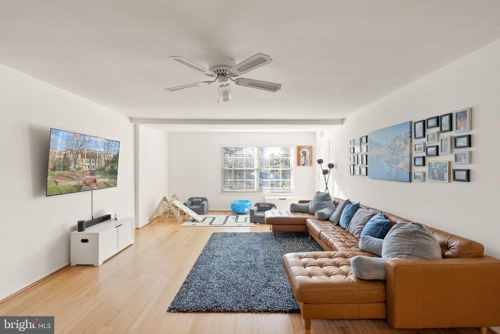 7661 Provincial Dr Apt 305, McLean