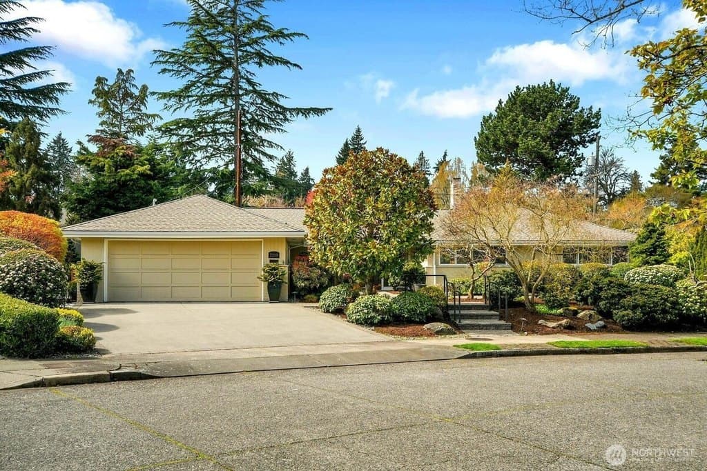 2209 38th Pl E, Seattle