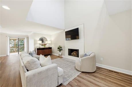 1210 Brookhaven Woods Ct NE