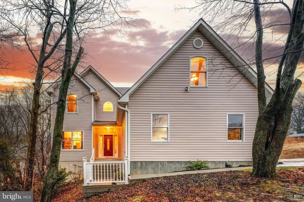 5703 Chapin Ave, Alexandria