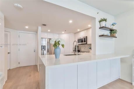 701 Brickell Key Blvd Apt 808