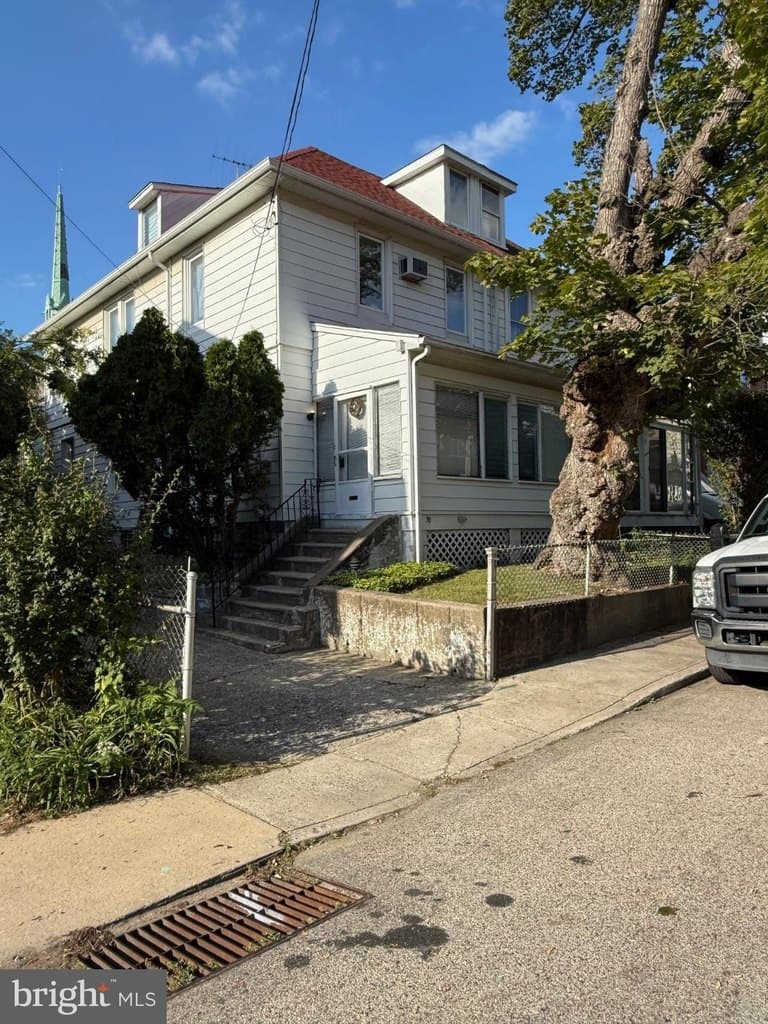 50 Prospect Ave, Bryn Mawr