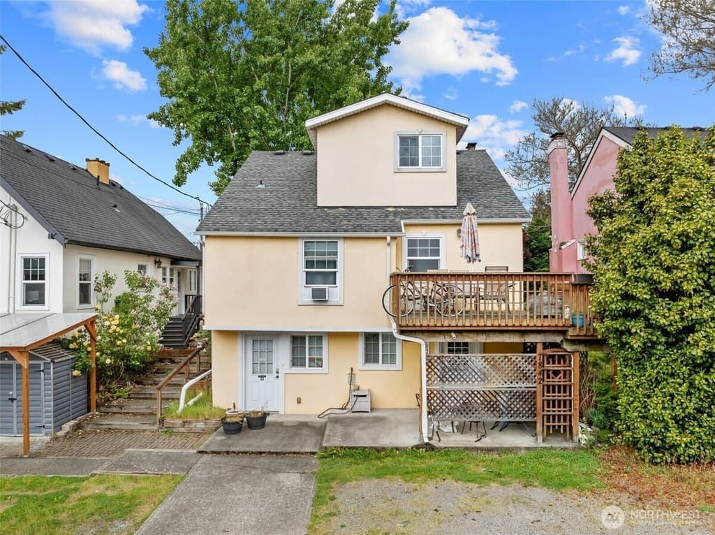 7842 Lake City Way NE