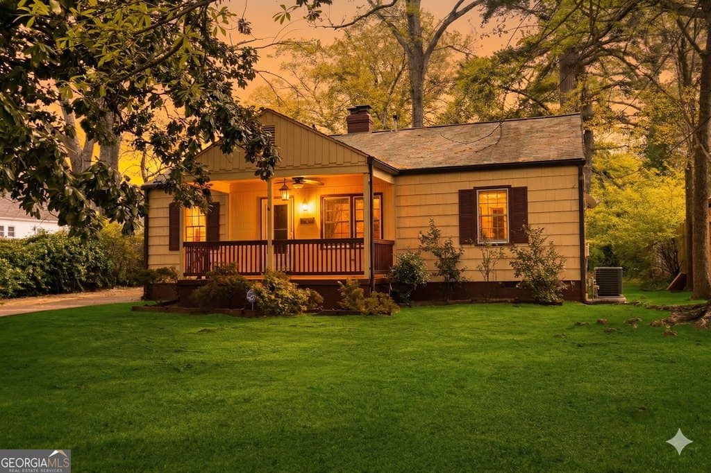 1951 Dresden Dr NE, Brookhaven