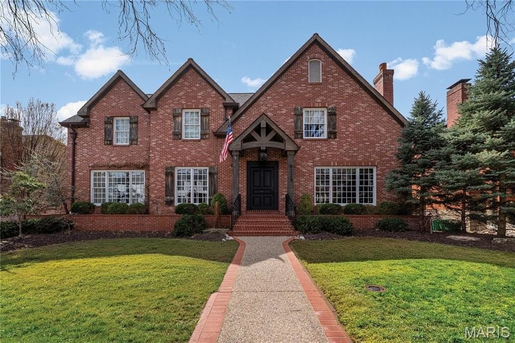 8116 University Dr, Clayton