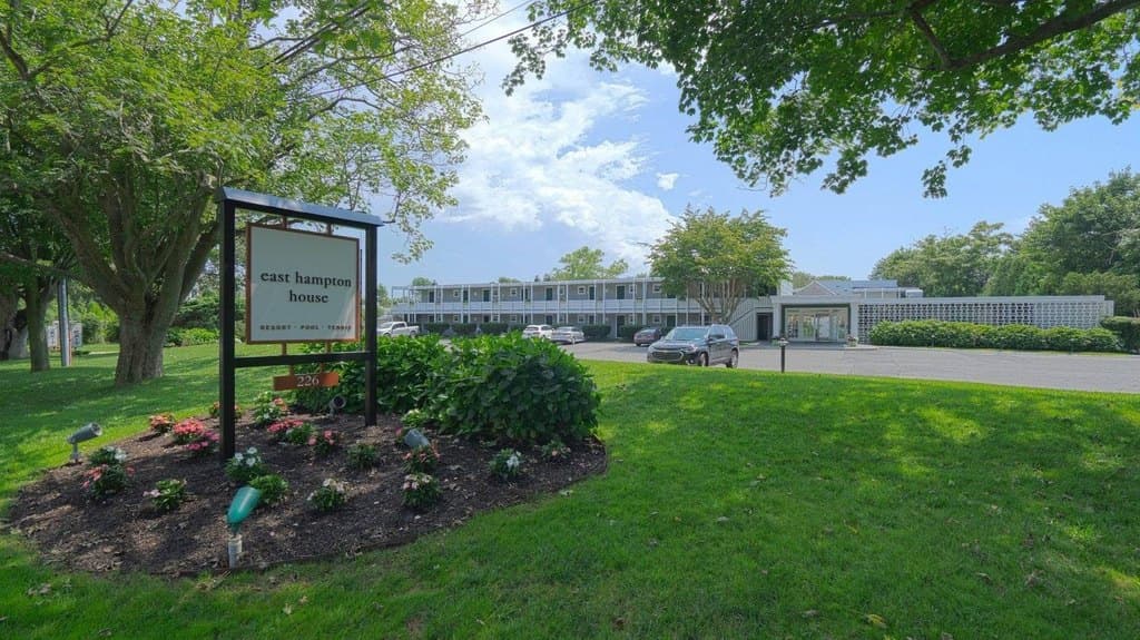 226 Pantigo Rd Unit 120, East Hampton
