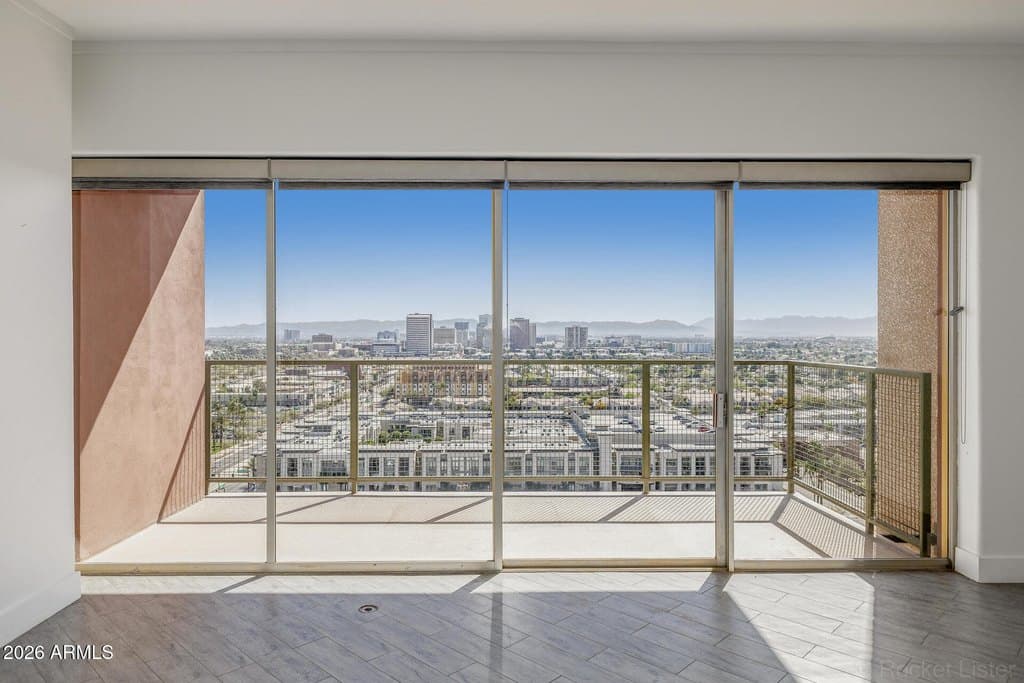 4750 N Central Ave Unit E16