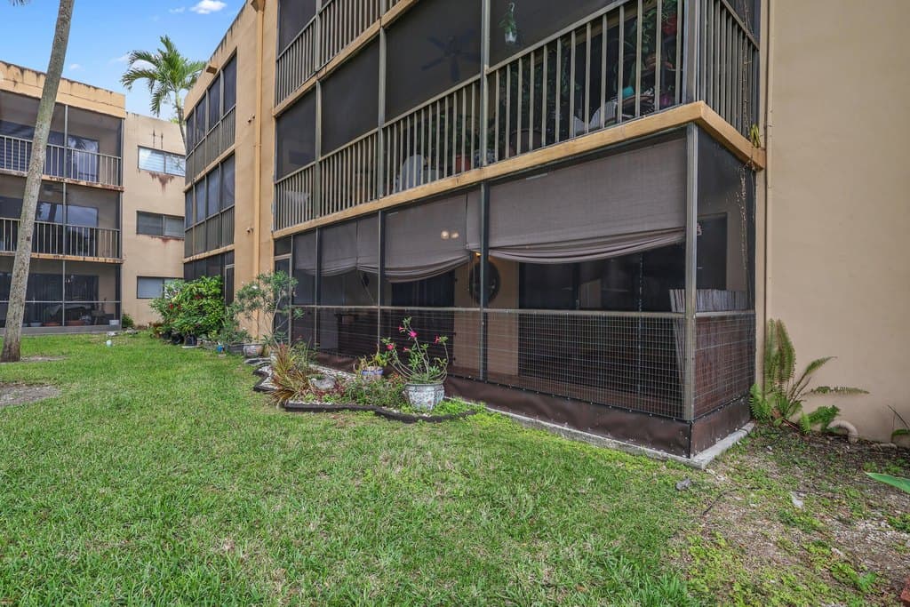 8415 SW 107th Ave Apt 136W