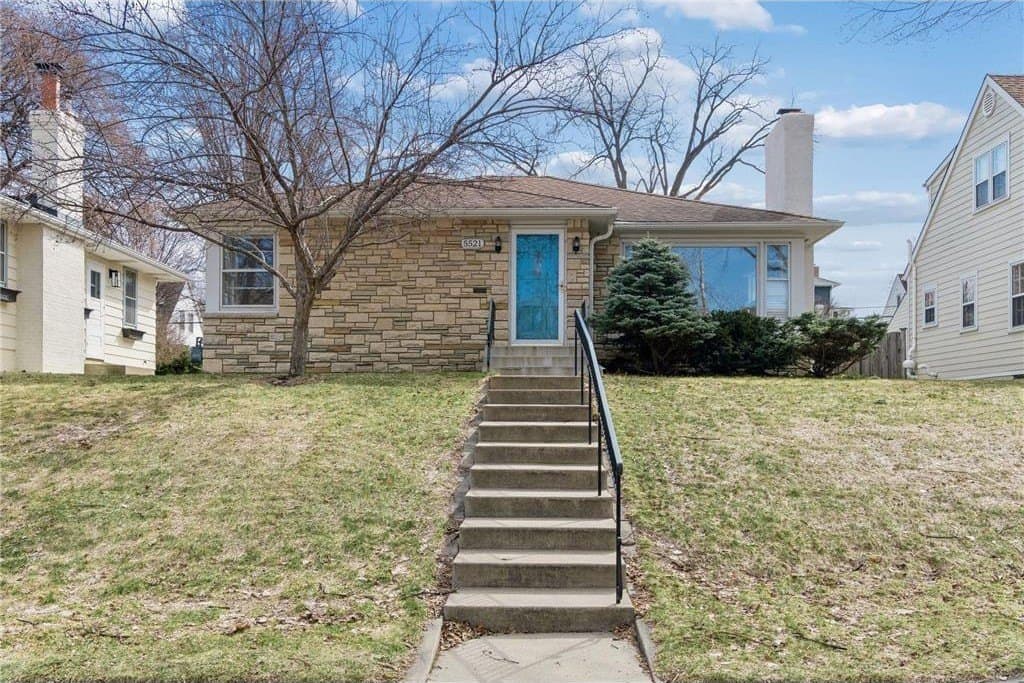 5521 Cumberland Rd, Minneapolis