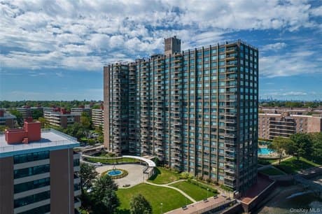 166-25 Powells Cove Blvd Unit 9E