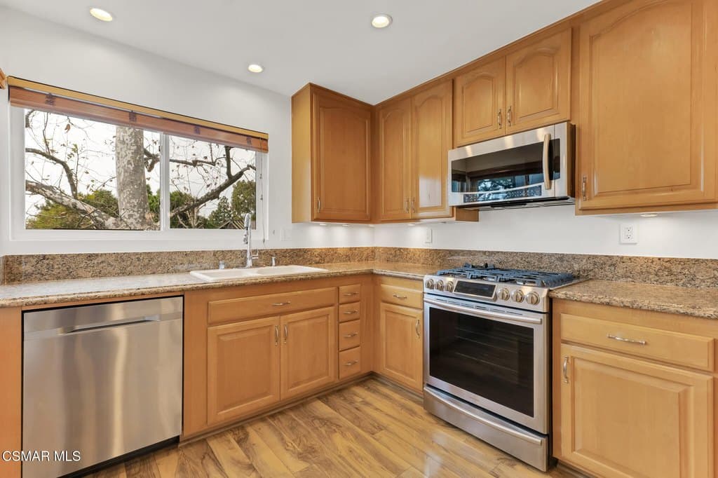 458 Serento Cir, Thousand Oaks