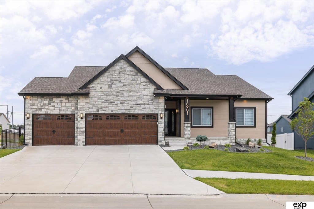 16901 Vernon Ave, Omaha